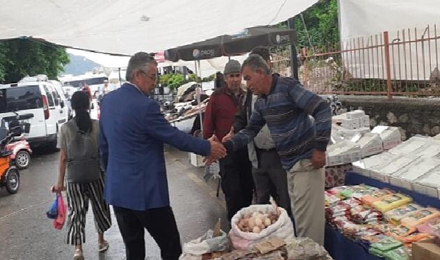 Başkan Topaloğlu’ndan pazar esnafına ziyaret