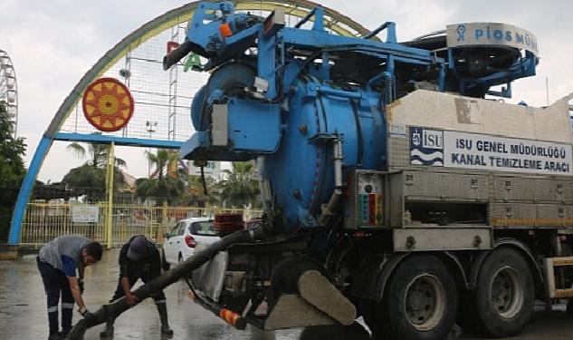 Büyükşehir, sağanak yağışa anında müdahale ediyor