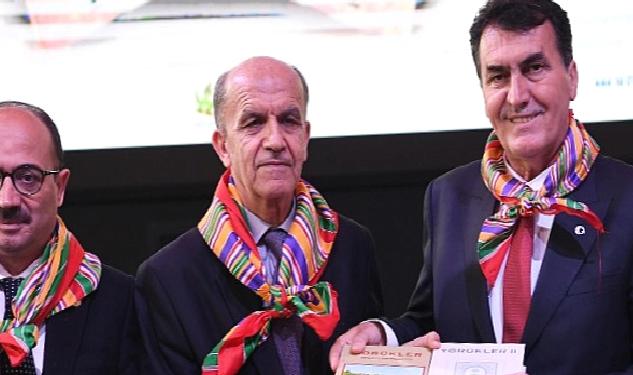 Kitap Anadolu’nun Türklere yurt olmasında büyük emekleri olan Yörüklerin Orta Asya’dan günümüze tarihi anlatıyor