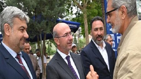 Selçuklu Belediye Başkanı Ahmet Pekyatırmacı, Cuma Buluşmaları kapsamında Hocacihan Mahallesi Zülfikar Camii’nde vatandaşlarla bir araya geldi