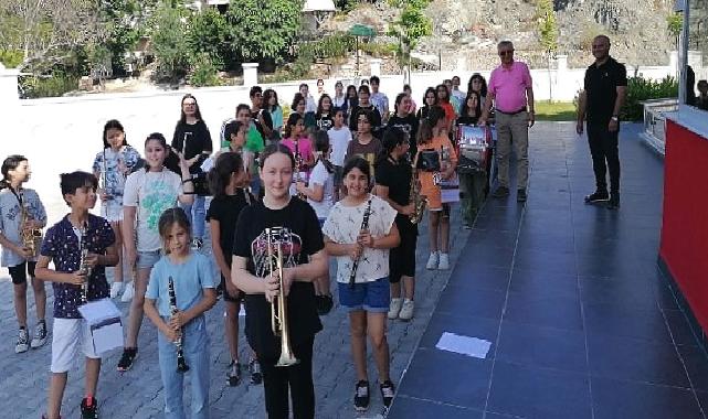 Başkan Topaloğlu’ndan Cumhuriyet Bandosu’na ziyaret