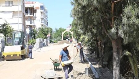 Edremit Belediyesi Ülkü Yolu Caddesi’ni Yeniliyor