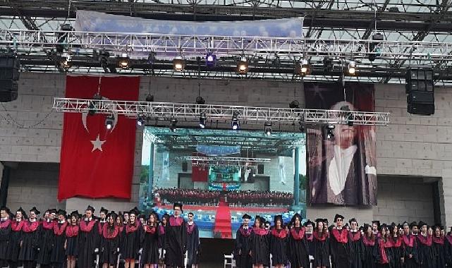 Egeli 362 genç hekim sağlık ordusuna uğurlandı