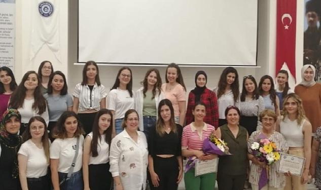 EÜ’de Tecrübeli Ebeler Mesleki Deneyimlerini Öğrencilerle Paylaştı