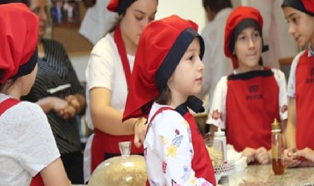Gölcük Belediyesi’nden Gençlere Yönelik Pastacılık Kursu