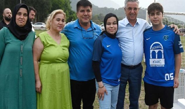 Kemer 2020 Futbol Kulübü şampiyonluğunu kutladı
