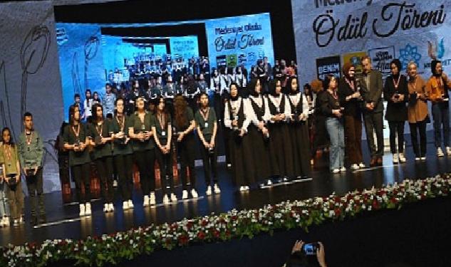 Konya Büyükşehir’in Yarışmalarında Dereceye Giren Öğrenciler Ödüllerini Aldı