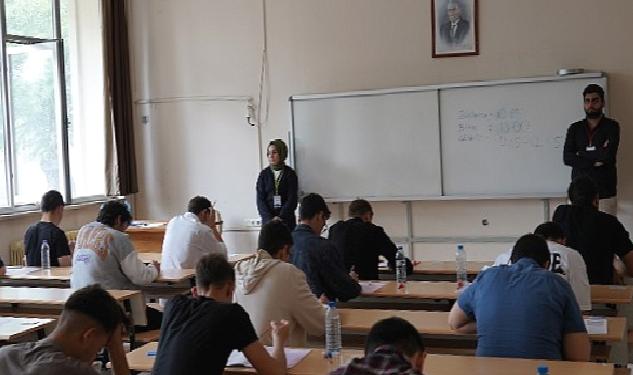 Lise Medeniyet Akademileri’nden Üniversite Adaylarına YKS Provası