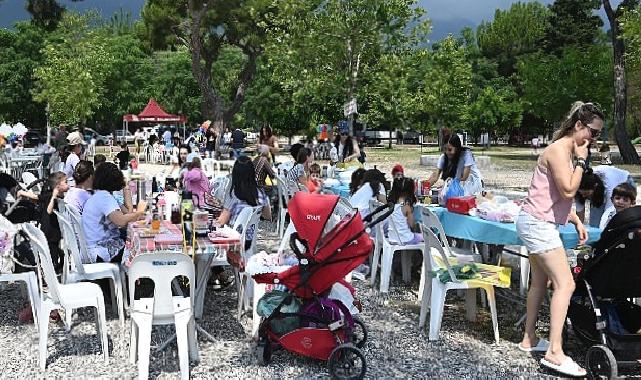 Minik öğrenciler önce piknik yaptı sonra kep attı