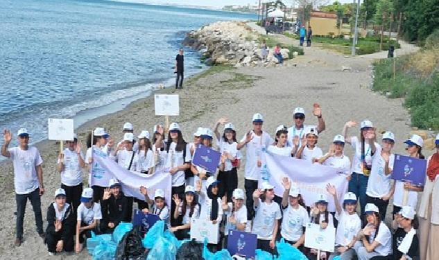 Silivrili Öğrenciler Marmara Denizi’nde Kıyı Temizliği Yaptı