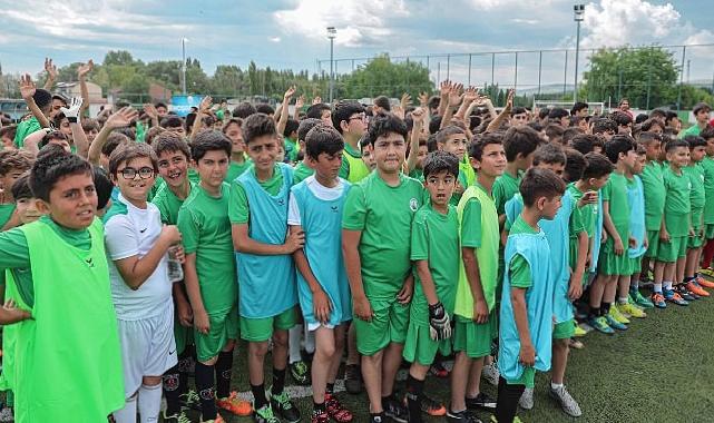 Sivas Belediyesi Geleneksel Futbol Yaz Okulu Açıldı