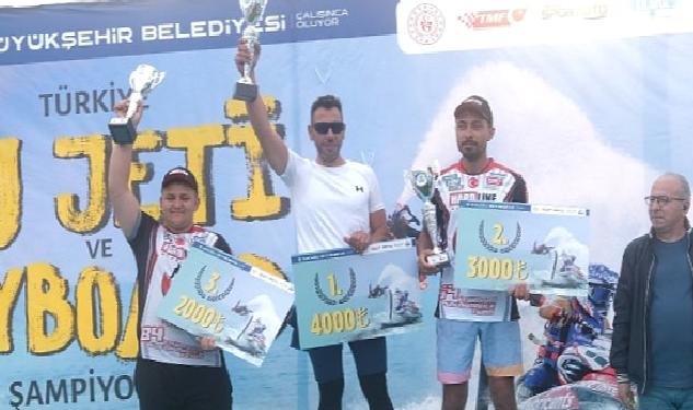 Su jeti ve Flyboard Şampiyonası nefesleri kesti