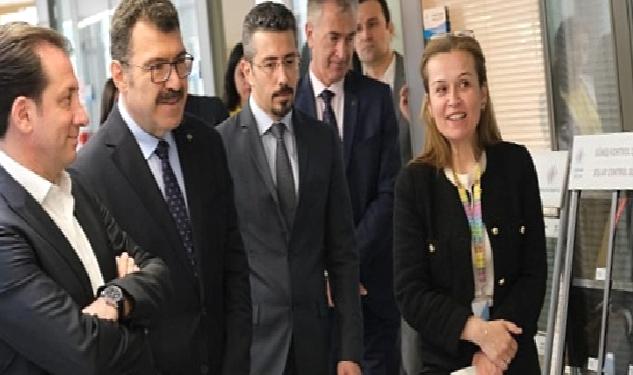 TÜBİTAK Başkanı Prof. Dr. Hasan Mandal Şişecam Bilim, Teknoloji ve Tasarım Merkezi’ni Ziyaret Etti