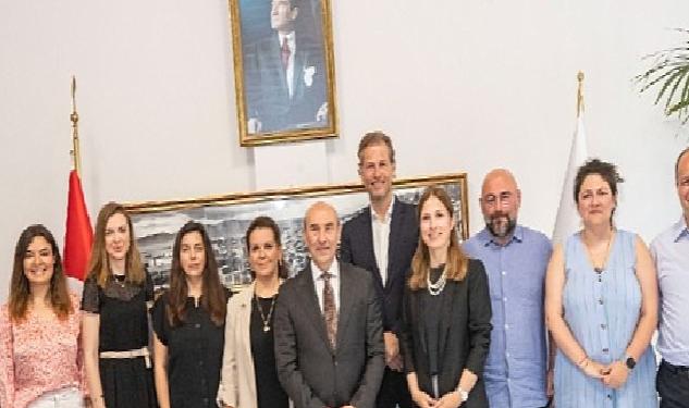 Tunç Soyer: “Aydınlık gelecek için gençleri bilimle buluşturmaya devam ediyoruz”