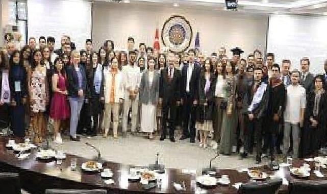 Ankara Üniversitesinde uluslararası mezunlar için veda programı