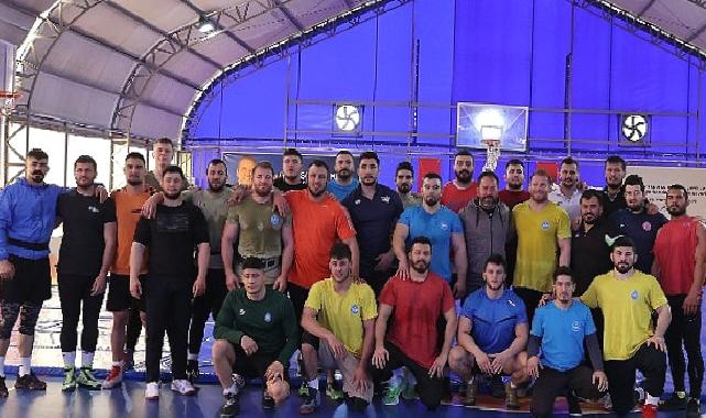Antalya Büyükşehir güreşçileri Kırkpınar’a hazır