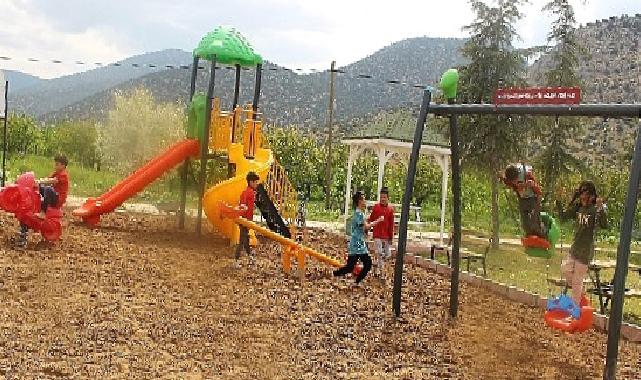 Antalya Büyükşehir ilçelerde çocuklar için oyun parkı yaptı