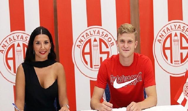 Antalyaspor’dan Fener’e Jakup çalımı