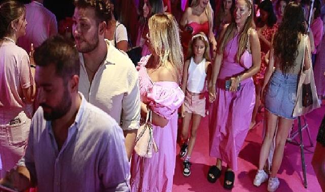 Barbie pembe dünyasının kapılarını görkemli bir gala ile açtı!