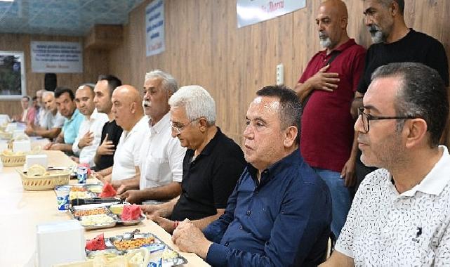 Başkan Böcek, yas-ı matem orucu  tutan vatandaşlarla bir araya geldi