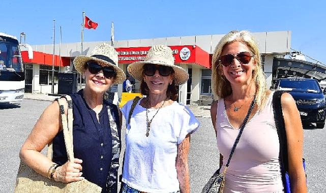 Bu yılın 10’uncu kruvaziyer gemisi de İzmir’e yanaştı