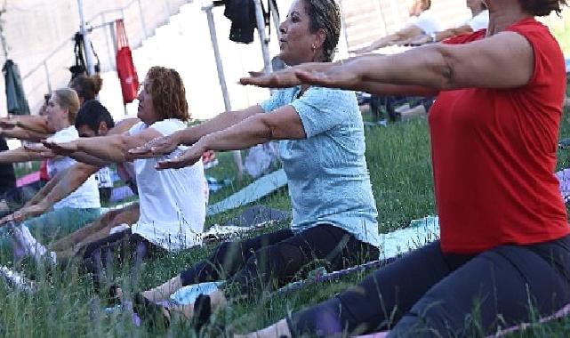  Çankaya evlerınde açık hava spor ve yoga etkinlikleri sörüyor 