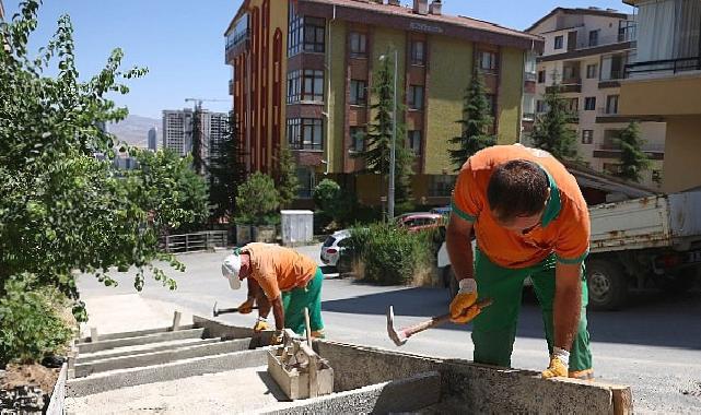 Çankaya’da merdivenli yol yapımı sürüyor 