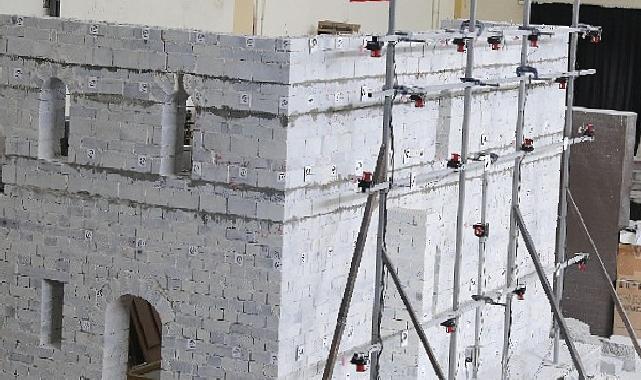 DEÜ’nün yapı malzemesi laboratuvarı riskli binaların tespitini sağlıyor 