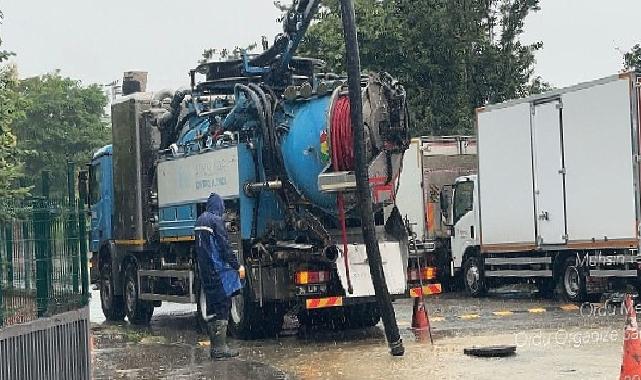 İBB Yardım ekipleri sel bölgelerinde