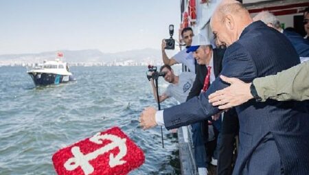 İzmir Körfezi Kabotaj Bayramı törenlerine sahne oldu