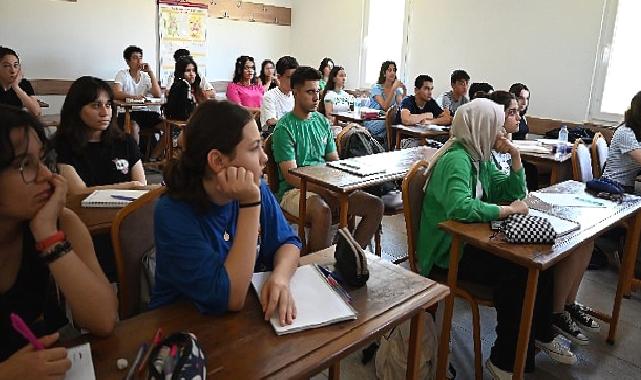 Kemer Belediyesi Eğitim Kursu’nda ders zili çaldı