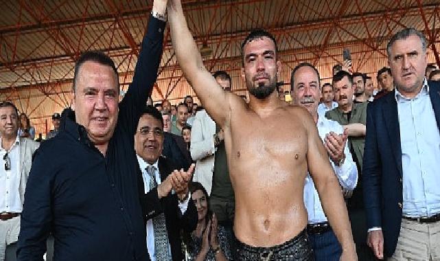 Kırkpınar’da Başpehlivan Yusuf Can Zeybek
