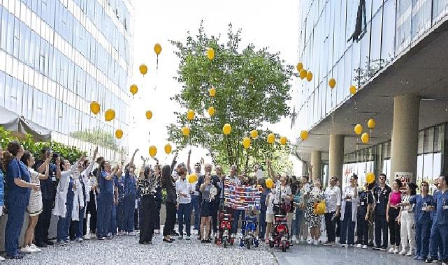 Koç Üniversitesi Hastanesi Çocukluk Çağı Kanserleri Farkındalığı için Jim Clarahan’ı Ağırladı