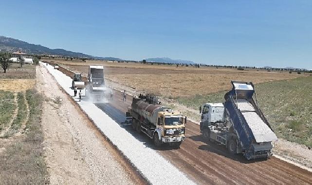 Korkuteli Akyar grup yolu asfaltlanıyor