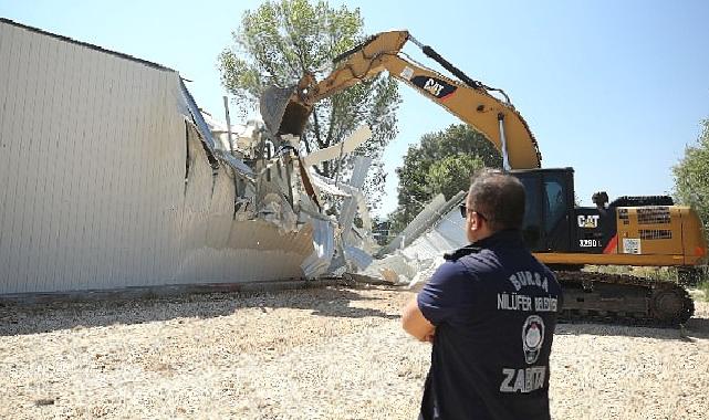 Nilüfer’de iki kaçak yapı daha yıkıldı