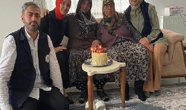 Pambuk teyze 79 yaşında ilk doğum gününü kutladı 