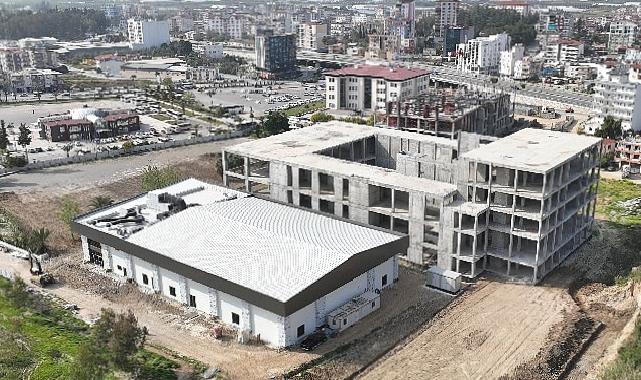 Serik’te çok amaçlı salon açılış için gün sayıyor