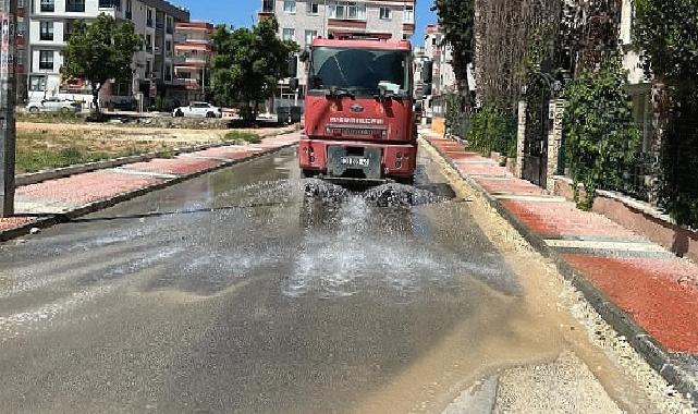 Yenişehir Belediyesi kent genelinde temizlik çalışmalarını sürdürüyor