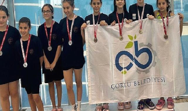 Yüzücülerimiz Kupayı Çorlu’ya Getirdi