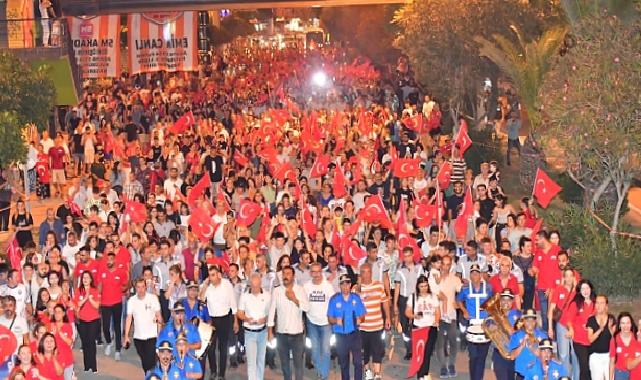 30 Ağustos coşkusu Çukurova’da yaşandı