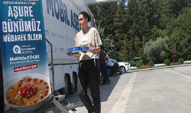 Antalya Büyükşehir’den 50 bin kişiye aşure ikramı