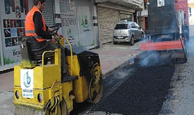 Bağcılar’da yollar asfaltlanarak güvenli hale getiriliyor