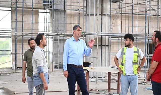Başkan Kocaman Kent Meydanı Camii’ni İnceledi