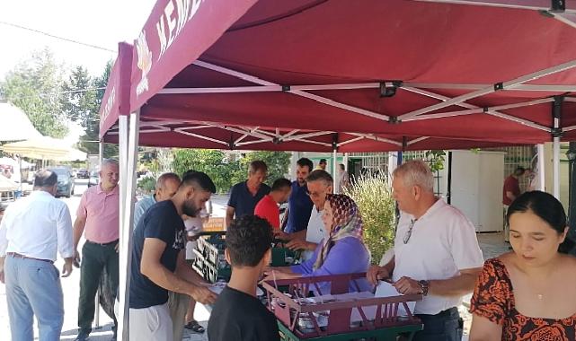 Başkan Topaloğlu’ndan vatandaşlara aşure ikramı