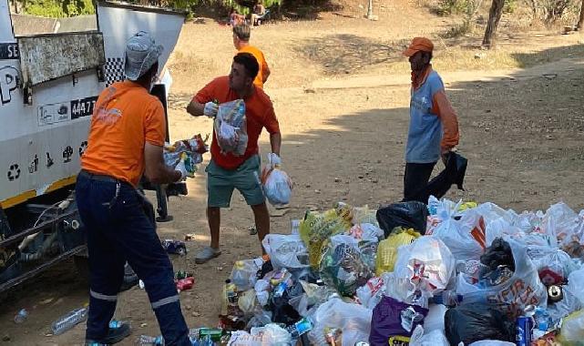 Belediye ekipleri yüzlerce torba çöp topladı