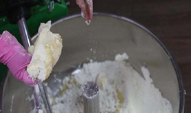 Büyükşehir’den Serik’e hamur yoğurma makinesi