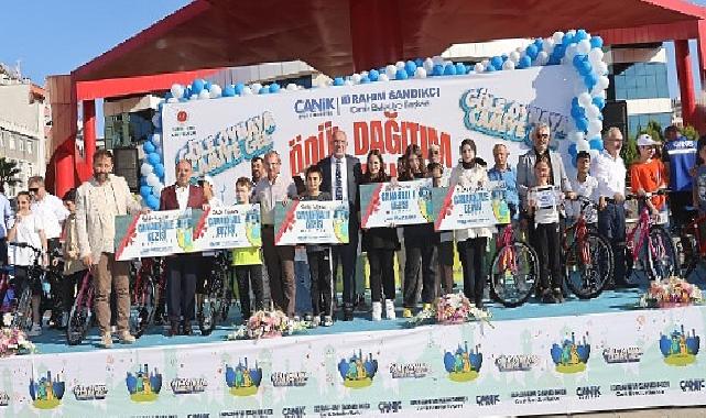 Canik’te Güle Oynaya Camiye Gelen 1185 Çocuk Hediyeleriyle Buluştu.