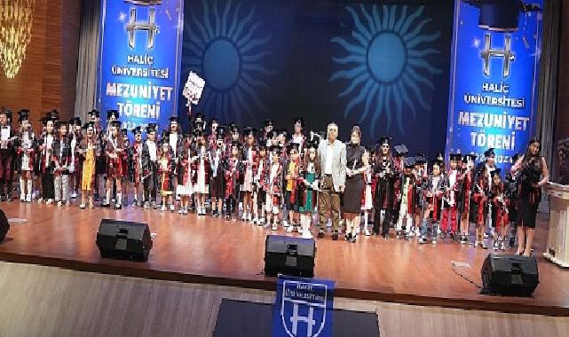 Haliç Üniversitesi Sürekli Eğitim Merkezi bünyesindeki Kids Academy başarılı bir eğitim yılını geride bıraktı