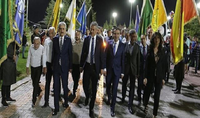 İkinci Günde Şölen Ateşi Geceyi Aydınlattı