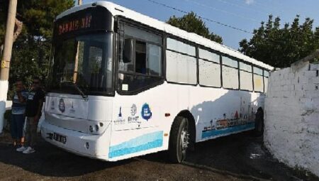 İzmir Büyükşehir Belediyesi Seferihisar’a otobüs hibe etti